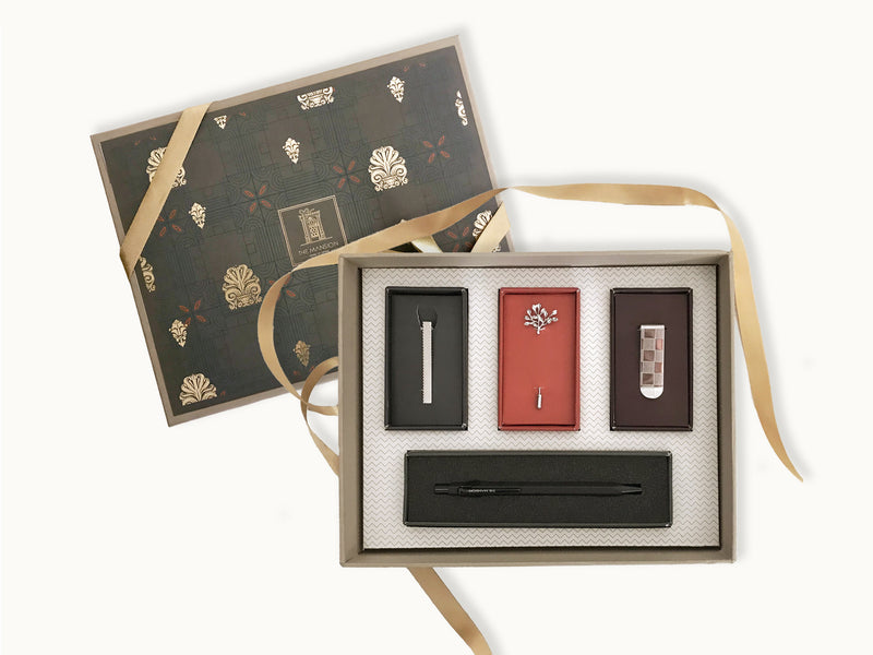 Midiron Premium Handmade Chocolate Gift Box|Valentine's Day Gift for Wife/ Husband | Love Combo Gift|Romantic Anniversary & Birthday Gift With  Chocolate Box | Red Rose | Greeting Card | Heart Cushion : Amazon.in:
